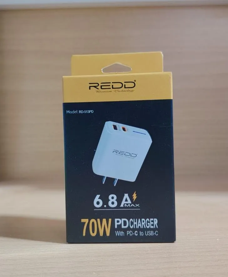 Adaptador de carga Redd PD 70W 6.8A
